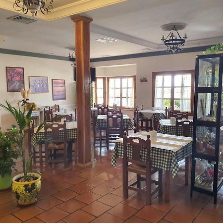 Hotel-Restaurante Venta Tomas Almuradiel Экстерьер фото
