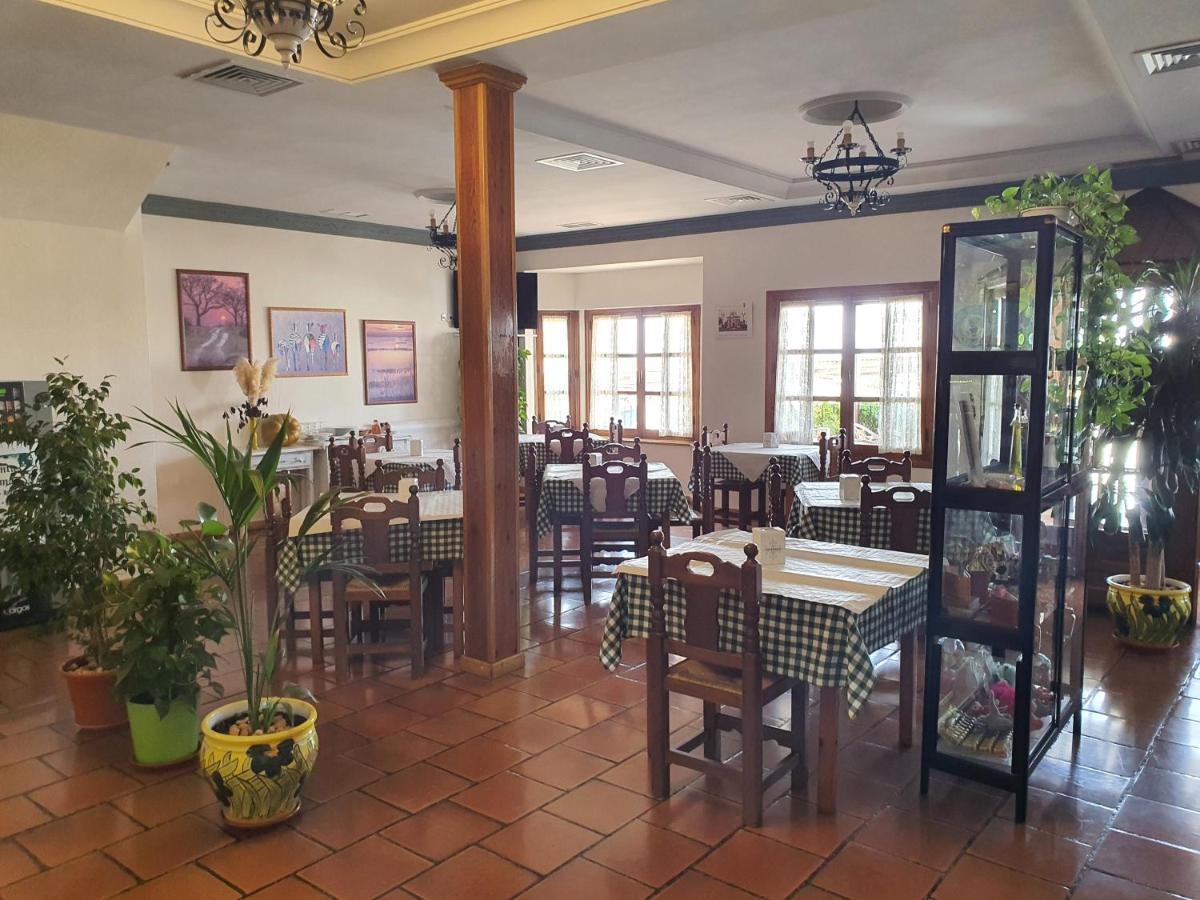 Hotel-Restaurante Venta Tomas Almuradiel Экстерьер фото