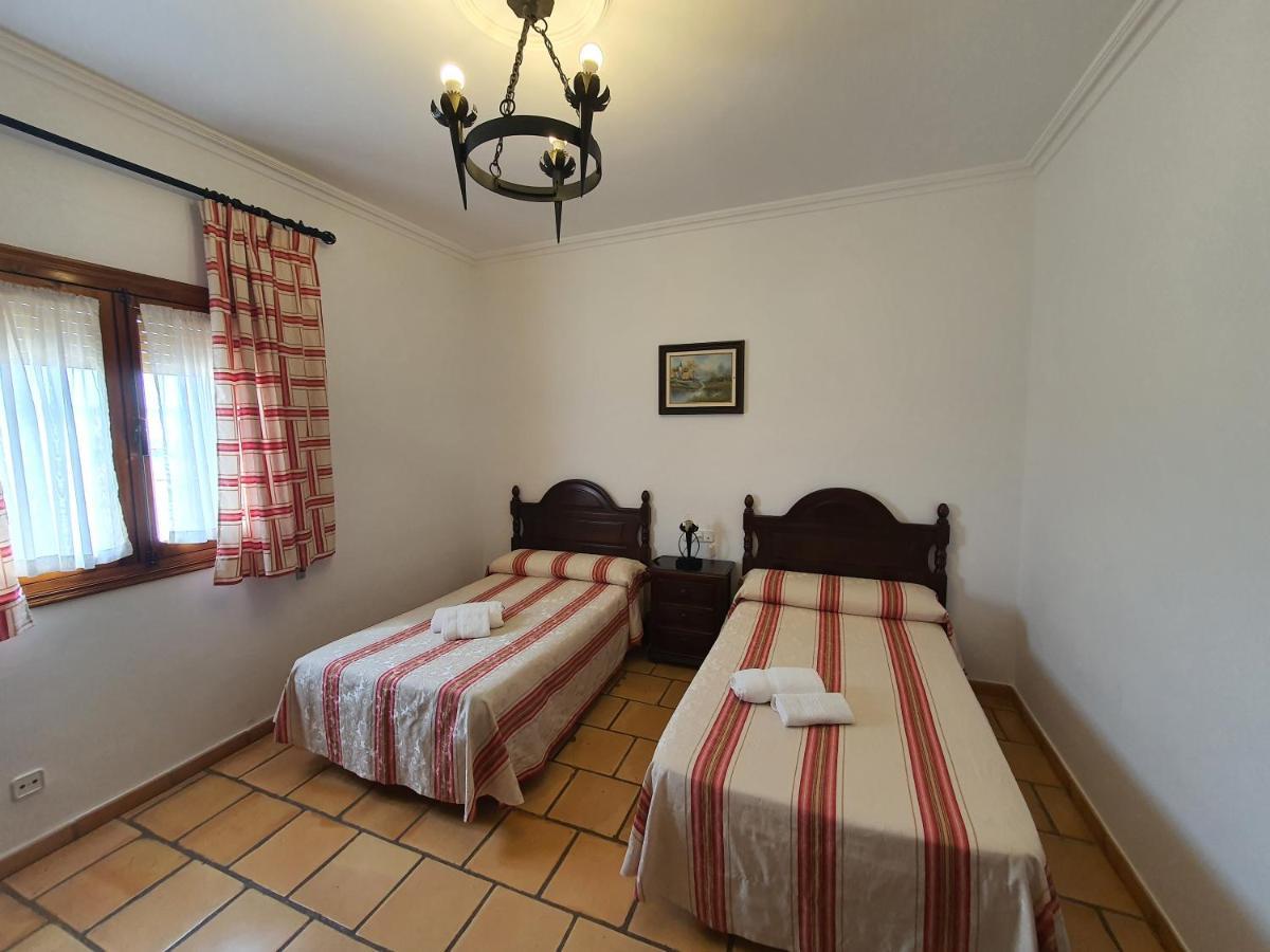 Hotel-Restaurante Venta Tomas Almuradiel Экстерьер фото